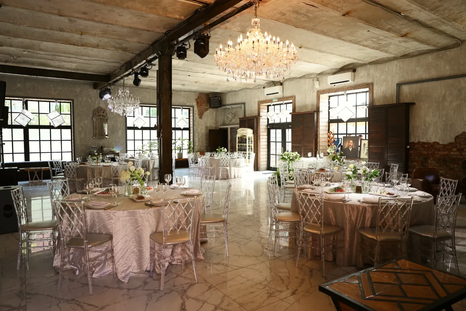 Photo Gallery image 0