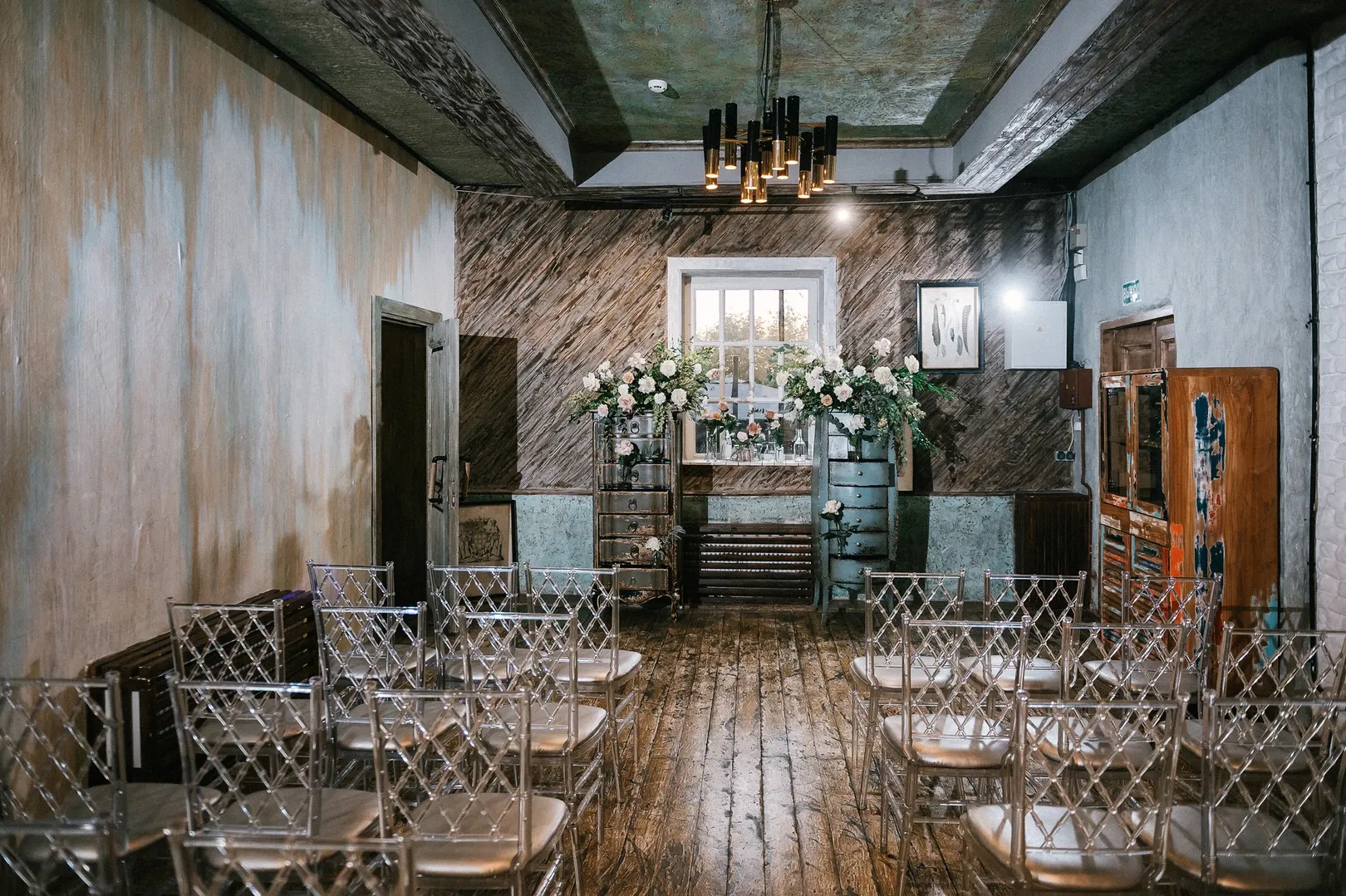 Photo Gallery image 0