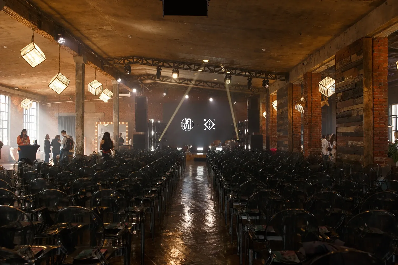 Photo Gallery image 0