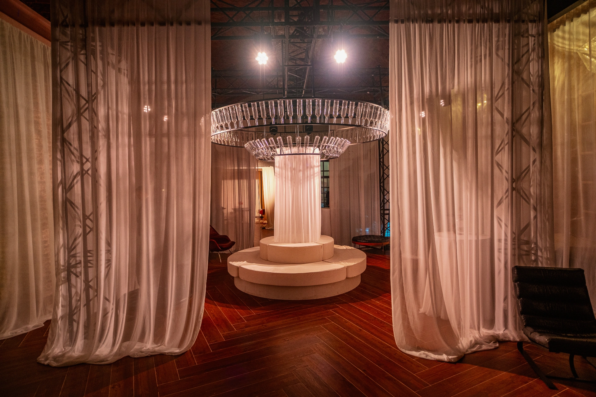 Photo Gallery image 0