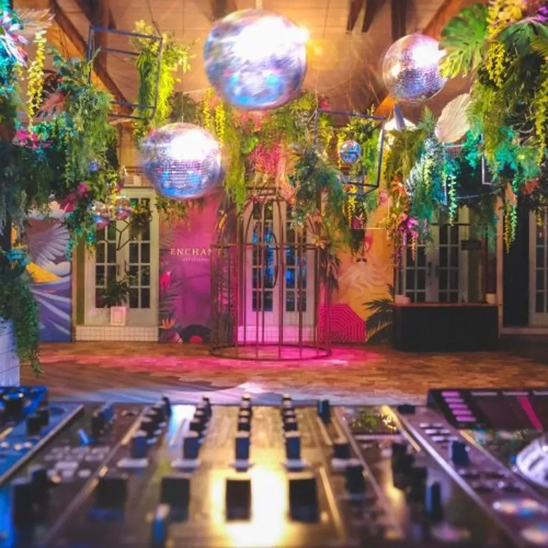 Мальчишник/Девичник