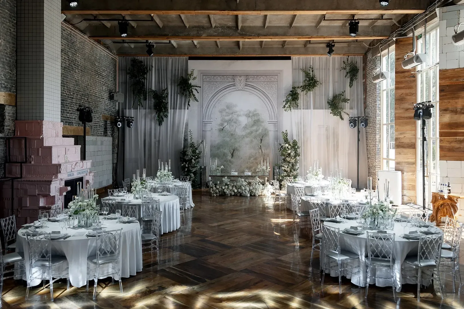 Photo Gallery image 0